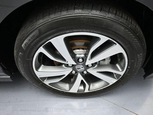 Certified 2024 Honda Odyssey Touring image 12