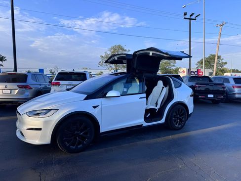 Used 2022 Tesla Model X AWD/4WD image 2