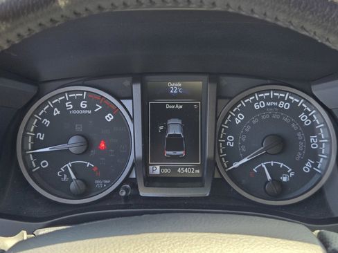 Used 2021 Toyota Tacoma TRD Off-Road w/ TRD Premium Off Road Package AWD/4WD image 25