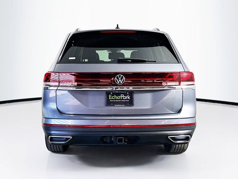 Used 2025 Volkswagen Atlas SE image 7