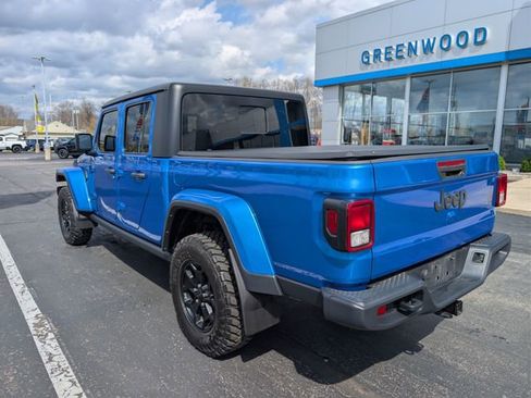 Used 2022 Jeep Gladiator Willys image 3