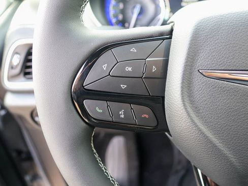 New 2026 Chrysler Pacifica Limited image 28