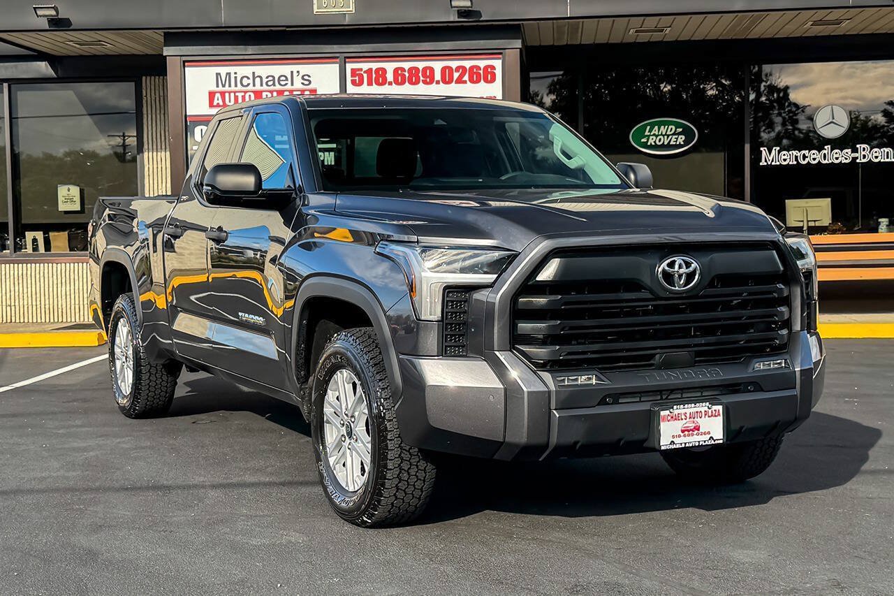 Used 2023 Toyota Tundra SR5 w/ SR5 Convenience Package AWD/4WD image 1