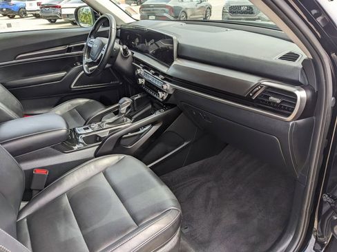 Used 2025 Kia Telluride S image 14