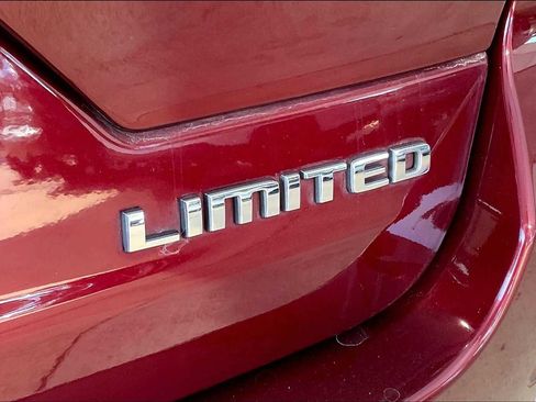 Used 2024 Jeep Grand Cherokee Limited image 9