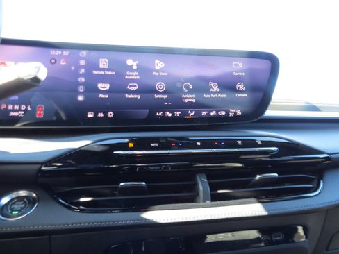 Used 2025 Buick Enclave Avenir w/ Super Cruise Package image 22