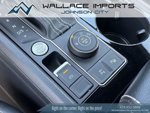 Certified 2022 Volkswagen Atlas Cross Sport SEL Premium R-Line AWD/4WD image 30
