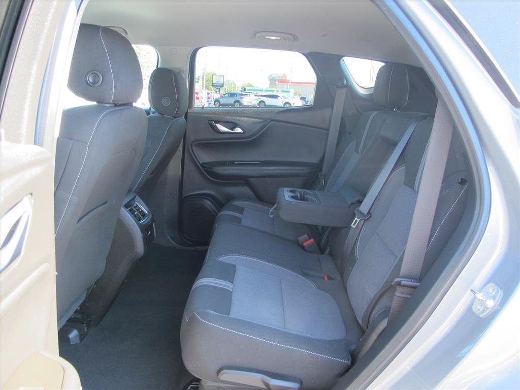 Used 2025 Chevrolet Blazer LT FWD image 16