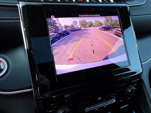 New 2025 Jeep Grand Cherokee L Laredo image 21