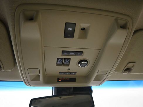 Used 2018 GMC Yukon XL Denali w/ Denali Ultimate Package image 22