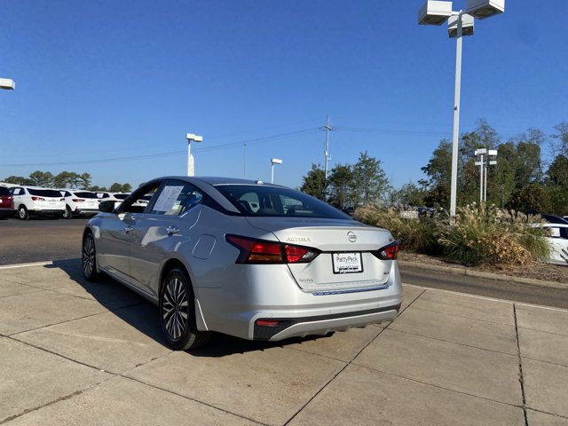 Used 2023 Nissan Altima 2.5 SV AWD/4WD image 9