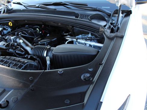 Used 2024 Jeep Grand Cherokee L Laredo image 11