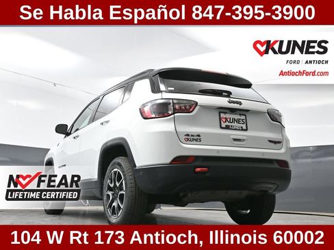 Used 2025 Jeep Compass Trailhawk AWD/4WD image 51