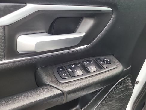 Used 2019 RAM 1500 Big Horn AWD/4WD image 18