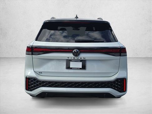 New 2026 Volkswagen Tiguan SE R-Line image 4