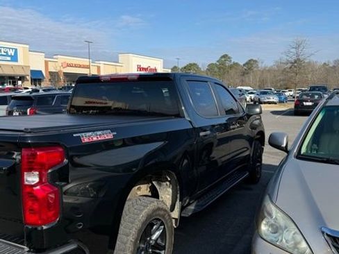 Used 2023 Chevrolet Silverado 1500 Custom Trail Boss image 3