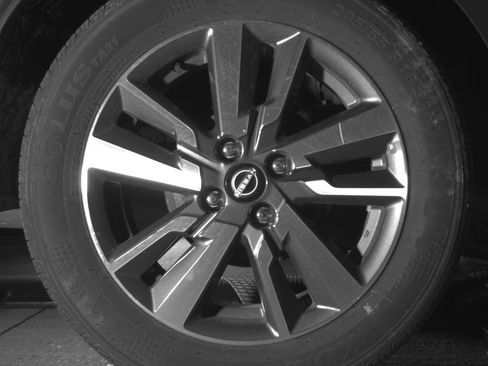 Used 2025 Nissan Versa SV FWD image 15