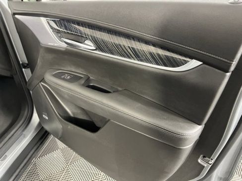 Used 2024 Cadillac XT6 Premium Luxury image 26