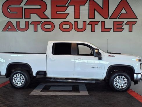 Used 2025 Chevrolet Silverado 2500 LT AWD/4WD image 1