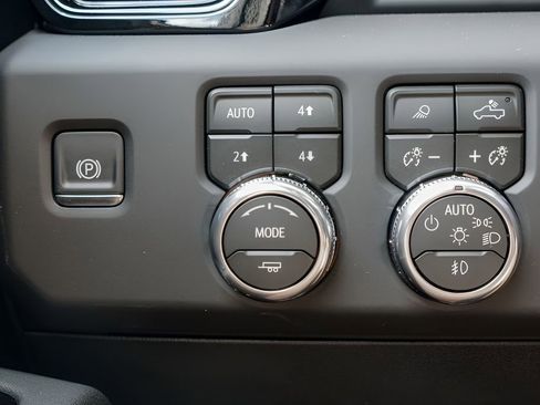 New 2026 GMC Sierra 2500 AT4 w/ AT4 Premium Plus Package AWD/4WD image 13