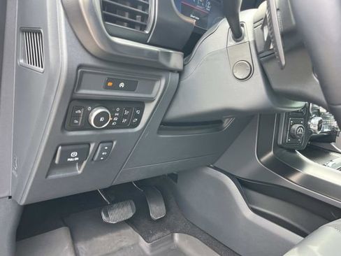 Used 2025 Ford F150 Raptor AWD/4WD image 36