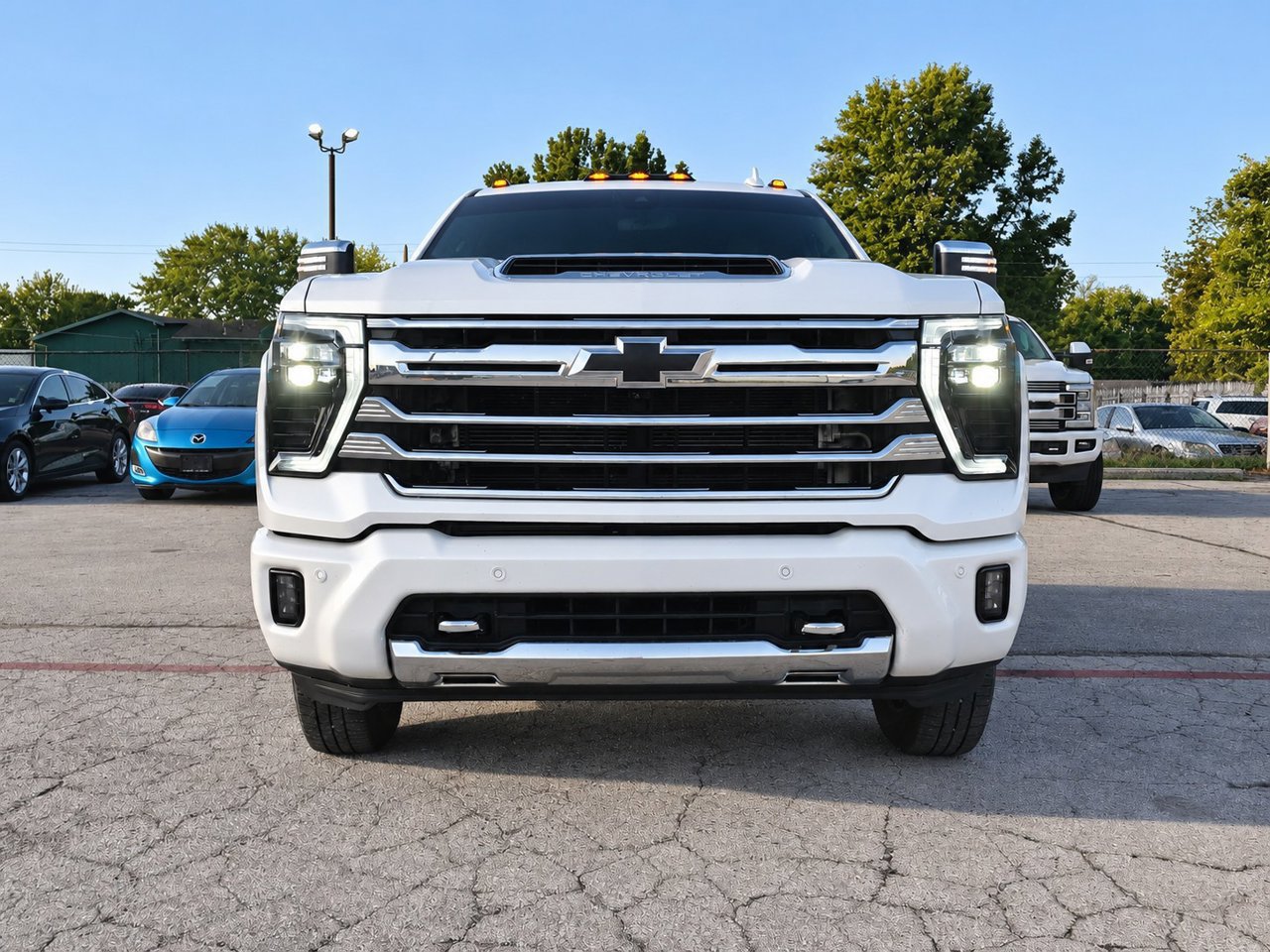 Used 2024 Chevrolet Silverado 3500 High Country w/ High Country Premium Package AWD/4WD image 2