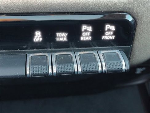 Certified 2019 RAM 1500 Laramie image 21