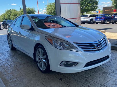 Used 2014 Hyundai Azera Limited w/ Option Group 02 FWD image 3