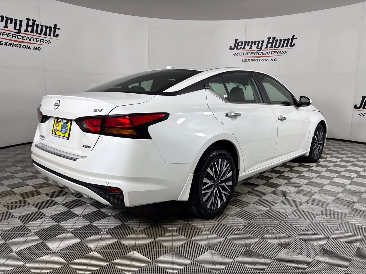 Used 2023 Nissan Altima 2.5 SV AWD/4WD image 6