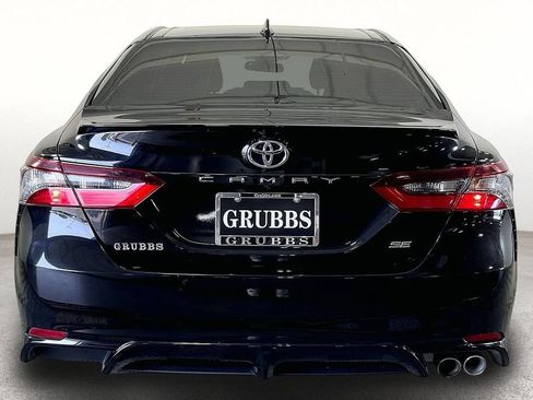 Used 2022 Toyota Camry SE FWD image 6