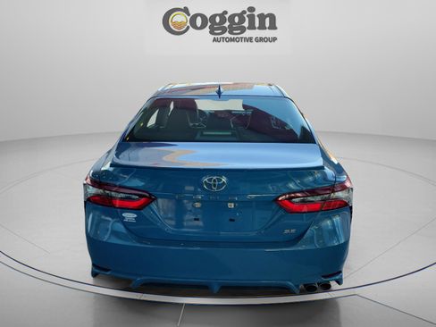 Used 2024 Toyota Camry SE image 4