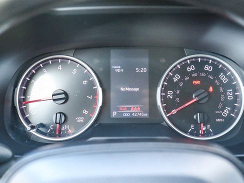 Used 2021 Toyota RAV4 LE AWD/4WD image 23