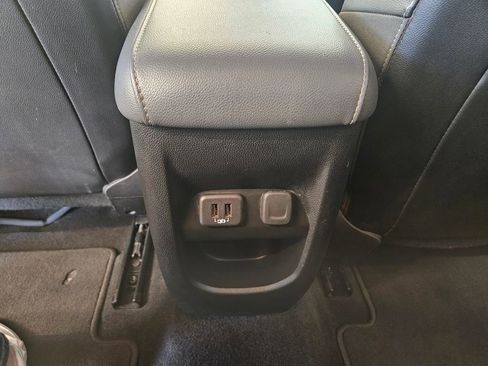 Used 2022 Chevrolet Colorado Z71 AWD/4WD image 22