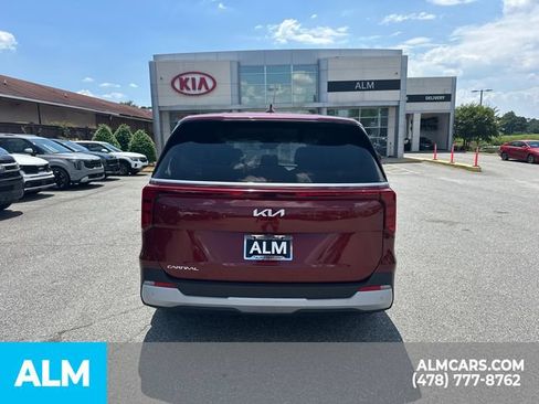 Used 2025 Kia Carnival FWD image 6
