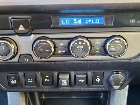 Certified 2023 Toyota Tacoma TRD Off-Road w/ Advanced Technology Package AWD/4WD image 25