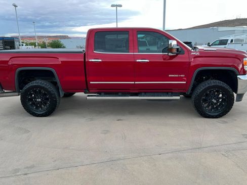 Used 2019 GMC Sierra 2500 SLT w/ Duramax Plus Package AWD/4WD image 6