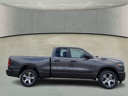 New 2026 RAM 1500 Express image 4