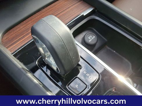 Certified 2023 Volvo XC60 B5 Plus image 16