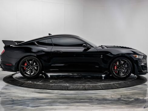 Used 2021 Ford Mustang Shelby GT500 w/ Carbon Fiber Track Pack image 25