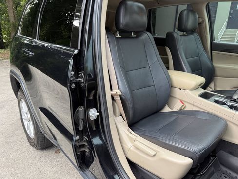 Used 2018 Jeep Grand Cherokee Laredo RWD image 8
