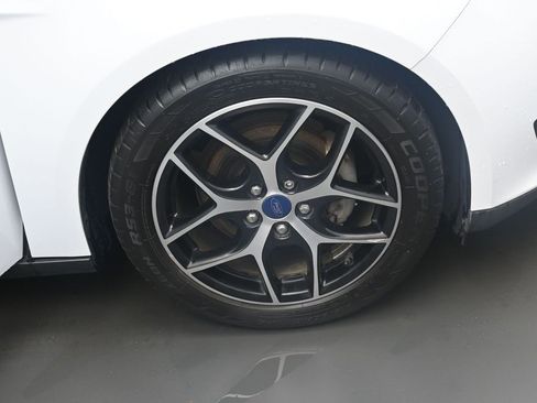 Used 2017 Ford Focus SEL image 37