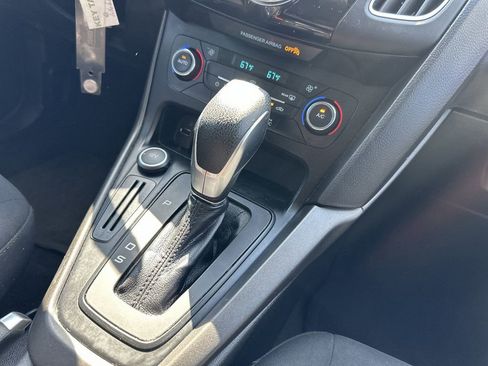 Used 2017 Ford Focus SEL FWD image 18