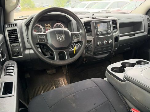 Used 2017 RAM 1500 Express w/ Black Ram 1500 Express Group AWD/4WD image 10