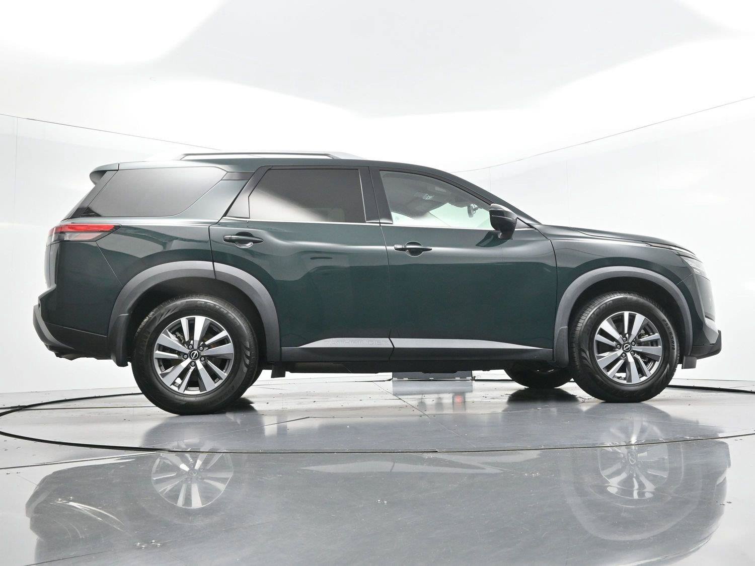 Used 2022 Nissan Pathfinder SL w/ Cargo Package AWD/4WD image 58
