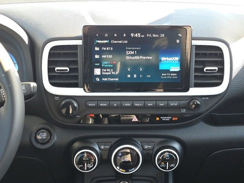 Certified 2023 Hyundai Venue Limited image 11