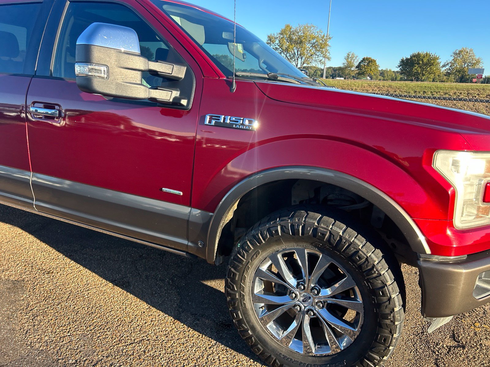 Used 2016 Ford F150 Lariat w/ Equipment Group 502A Luxury AWD/4WD image 15