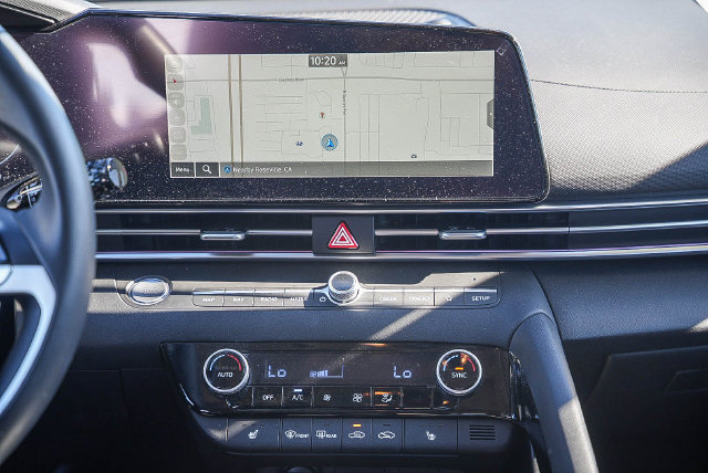 Certified 2025 Hyundai Elantra SEL FWD image 17