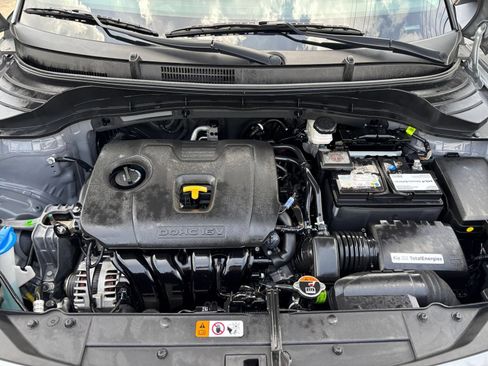 Used 2025 Kia Soul LX w/ LX Technology Package FWD image 30
