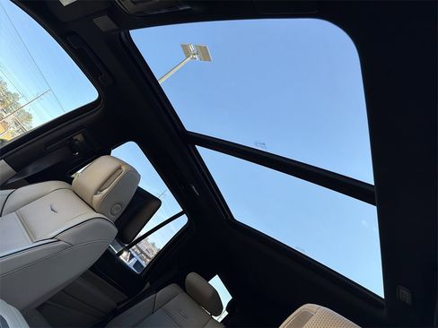 Used 2021 Cadillac Escalade Premium Luxury w/ Driver Assist Tech Package image 38