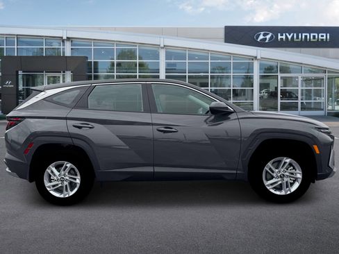 New 2026 Hyundai Tucson SE image 9